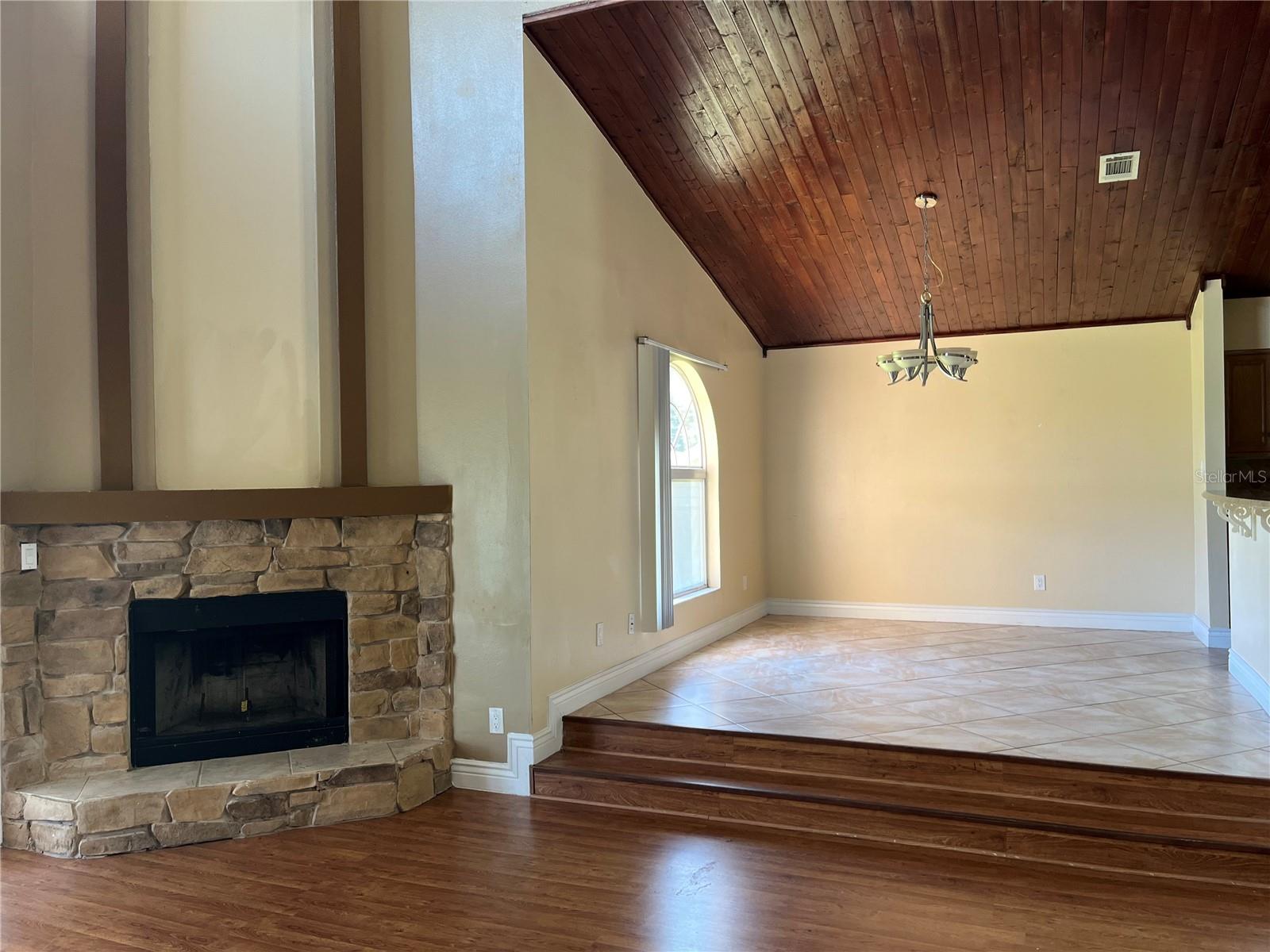 Image 6 of 25 For 2625 Rangeley Court
