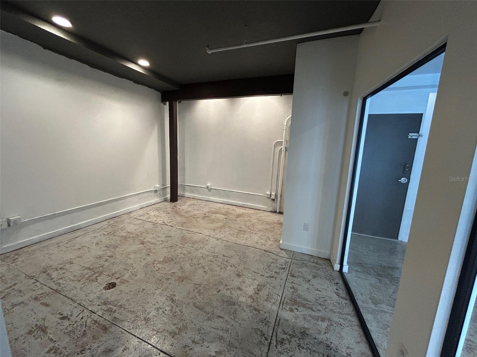 Image 3 of 15 For 62 Colonial Drive 302