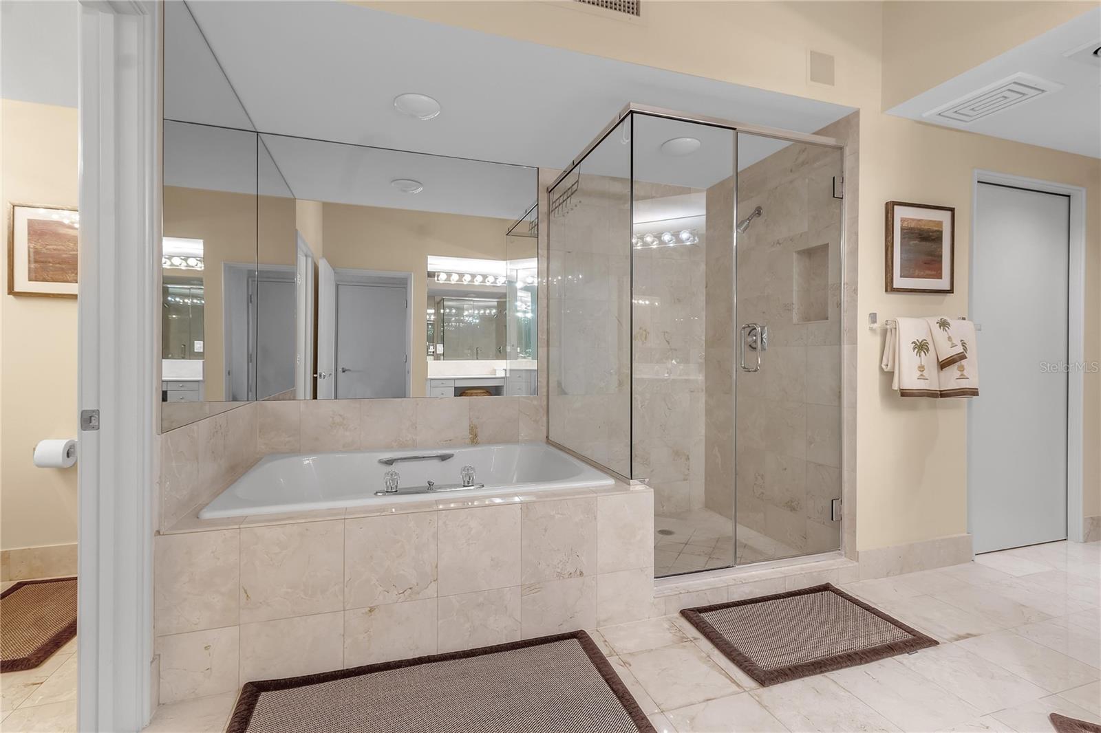 Image 19 of 29 For 3010 Grand Bay Boulevard 472