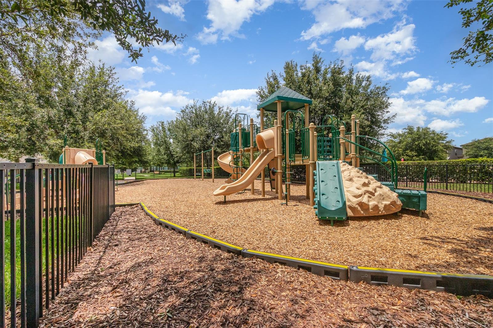 Image 35 of 41 For 14215 Lakeview Park Road