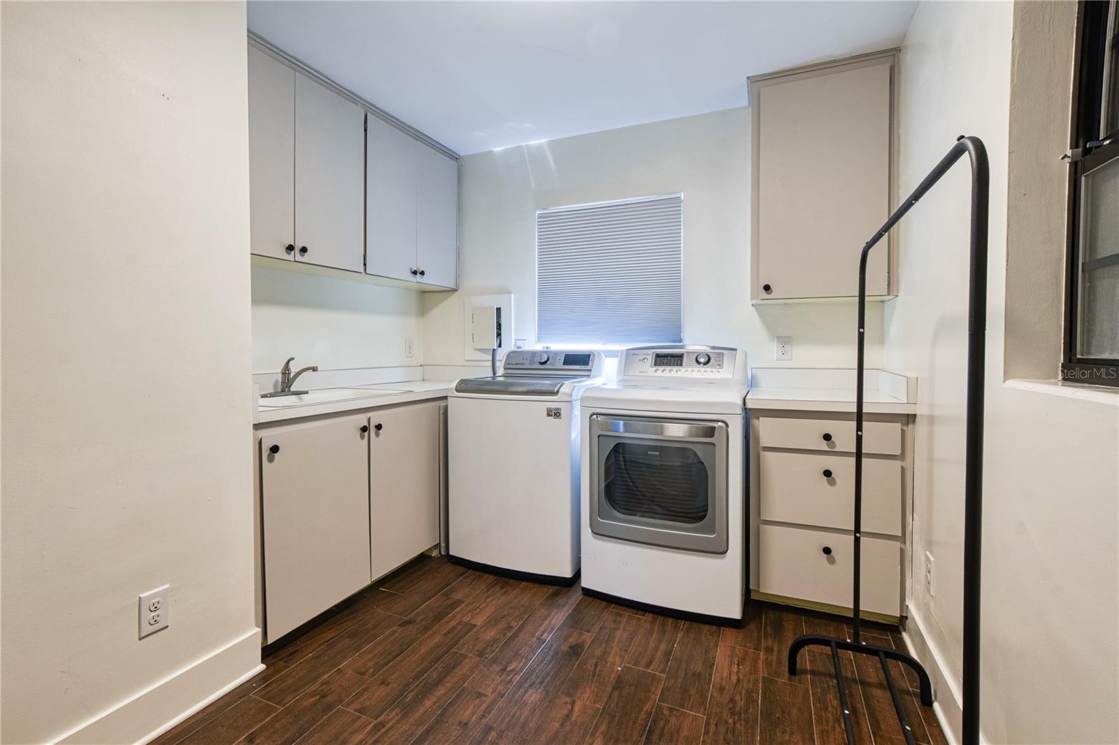 Image 10 of 23 For 1809 Pepperidge Drive