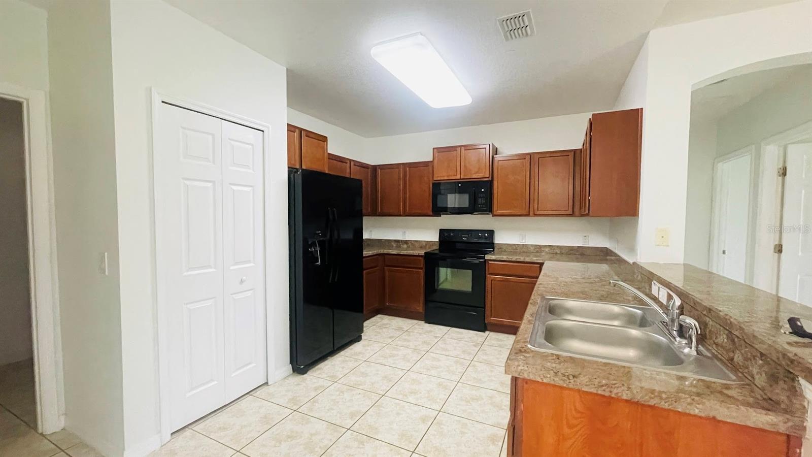 Image 5 of 16 For 4044 Marina Isle Drive
