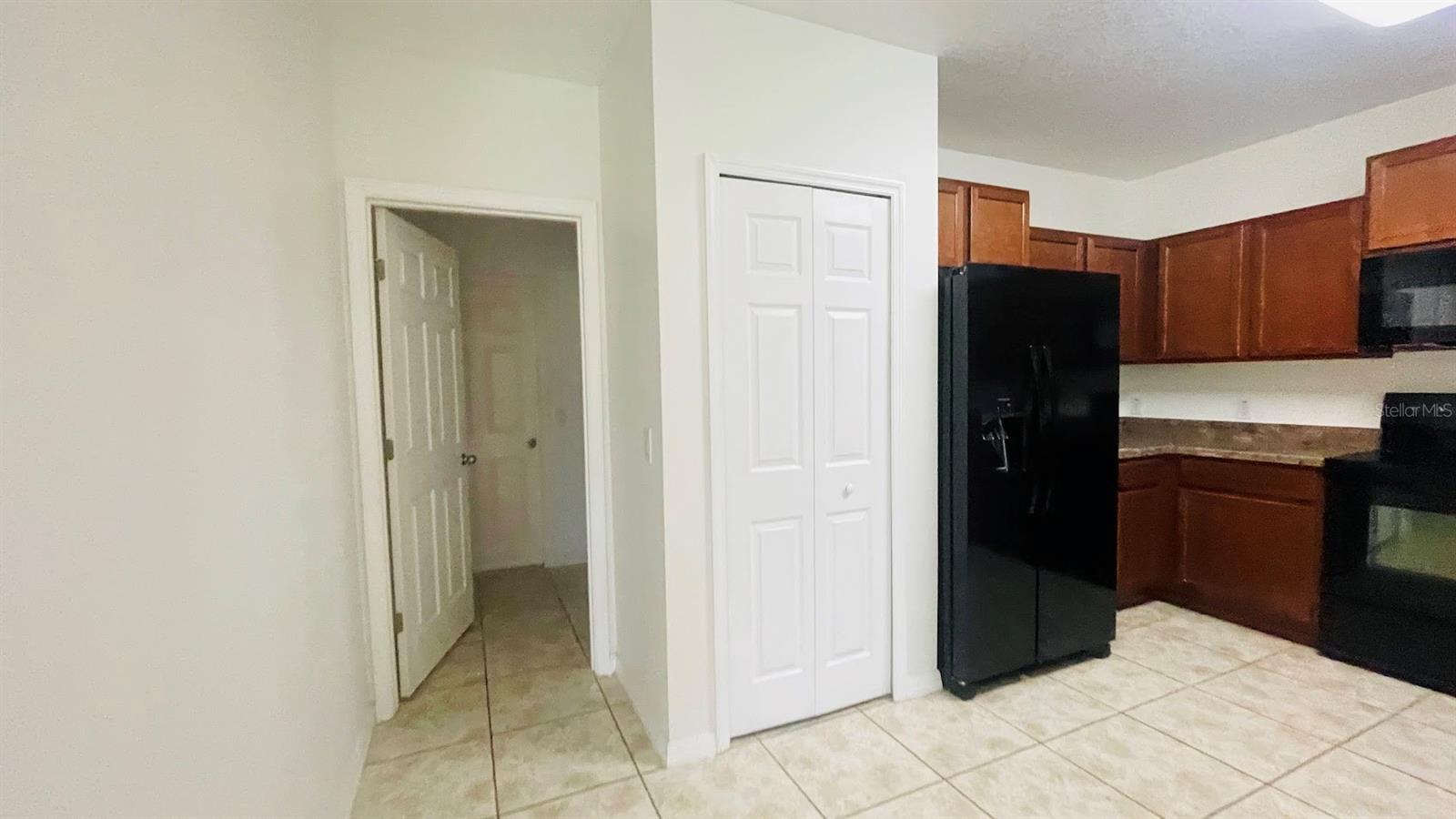 Image 6 of 16 For 4044 Marina Isle Drive