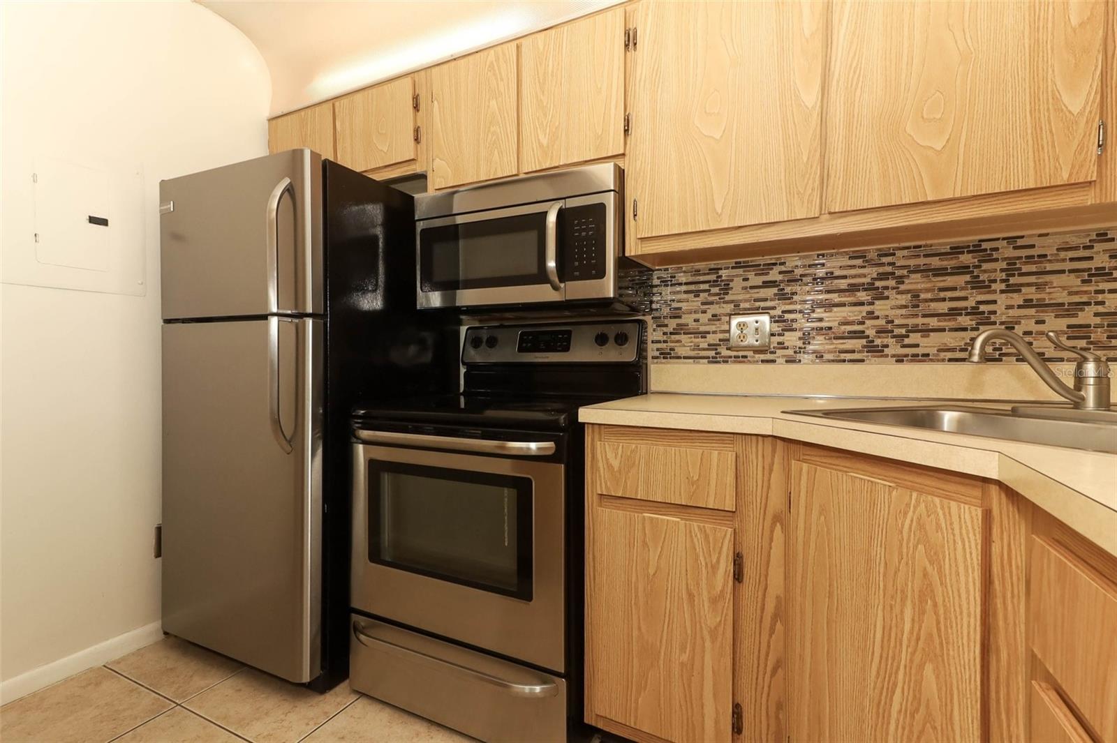 Image 14 of 39 For 1221 S Pine Ridge Cir  A2