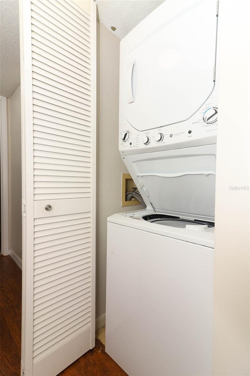 Image 18 of 39 For 1221 S Pine Ridge Cir  A2