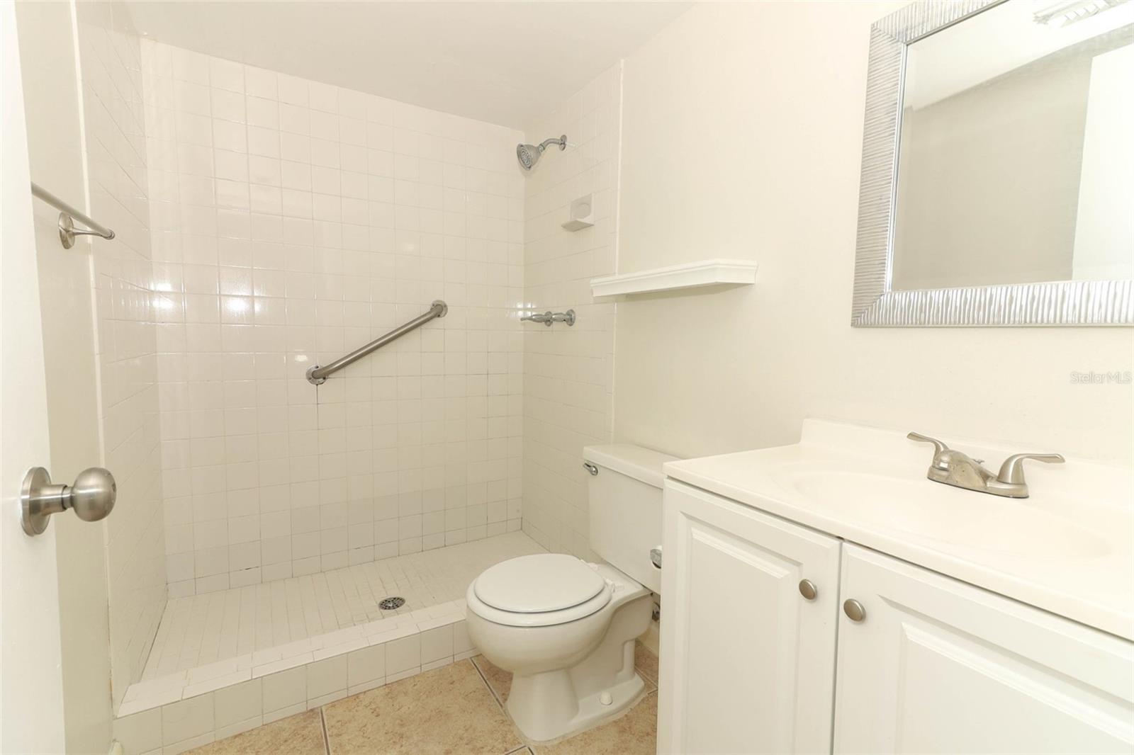 Image 24 of 39 For 1221 S Pine Ridge Cir  A2