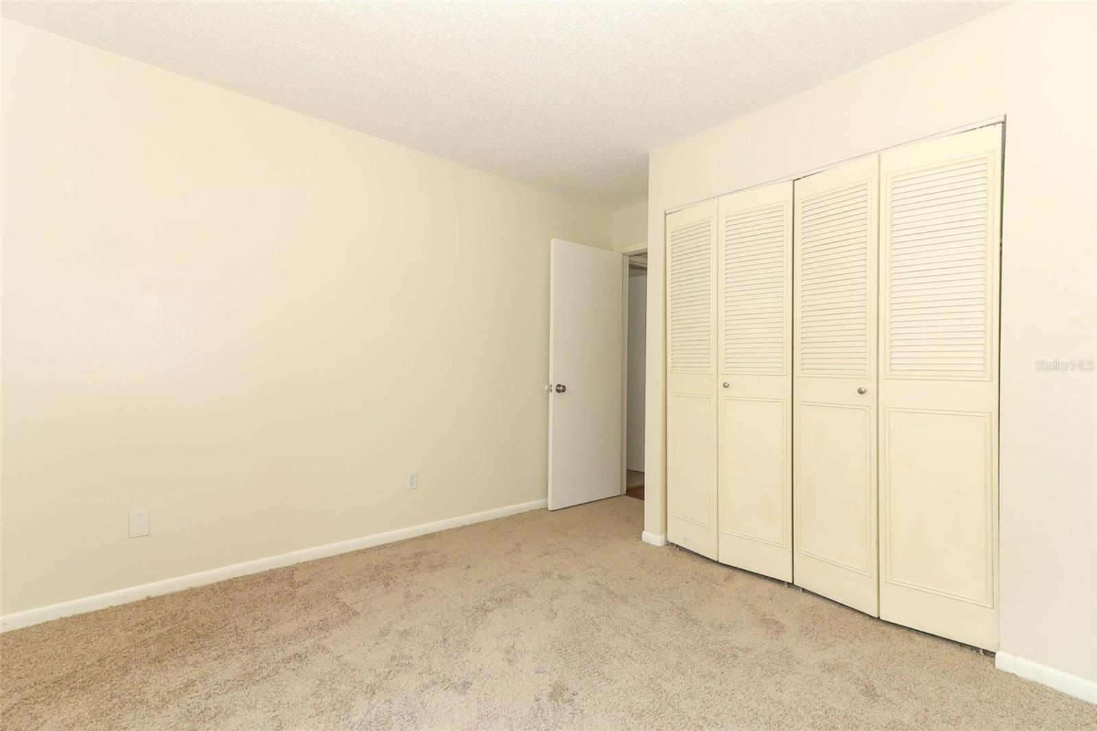 Image 26 of 39 For 1221 S Pine Ridge Cir  A2