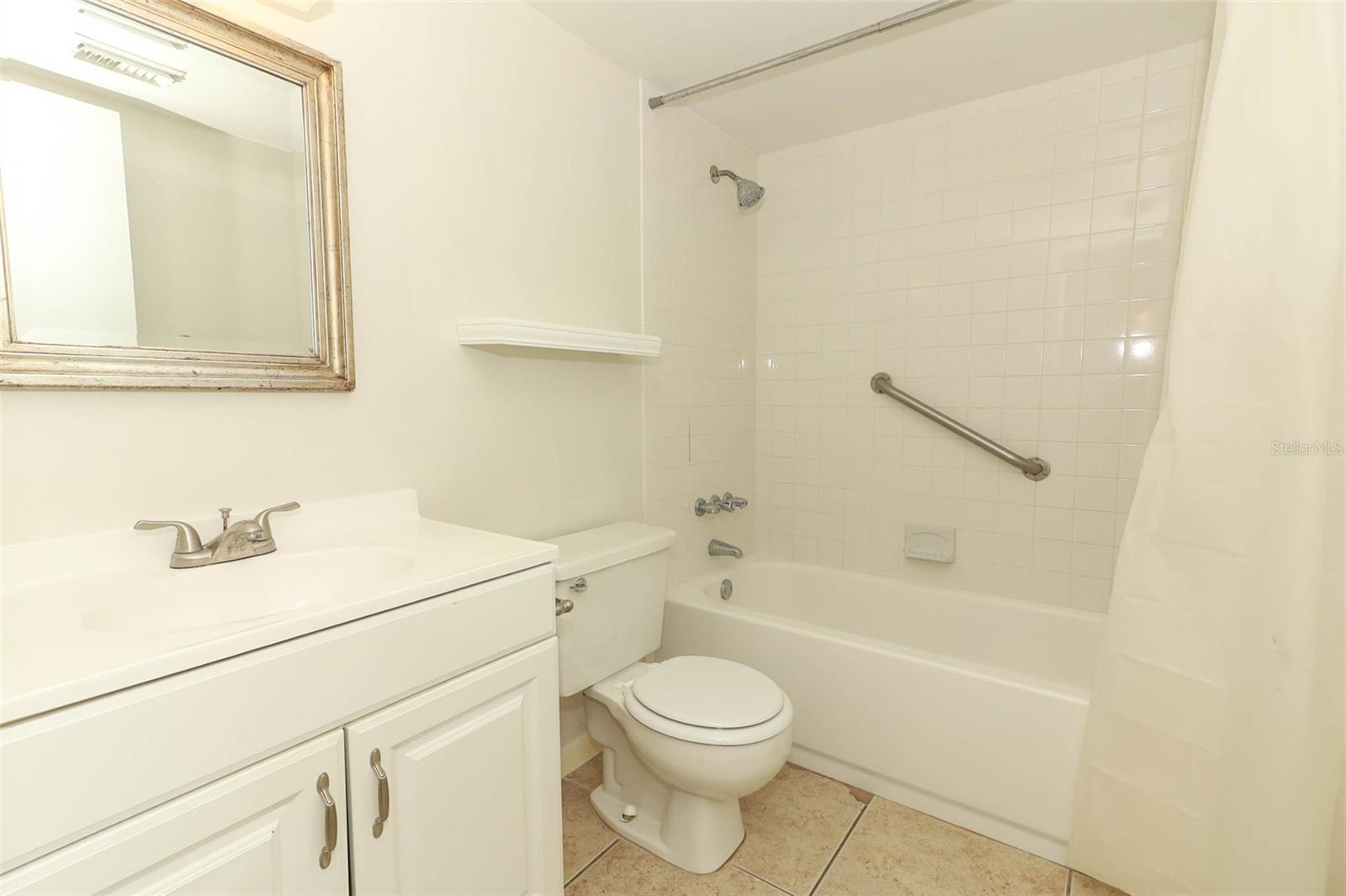 Image 27 of 39 For 1221 S Pine Ridge Cir  A2