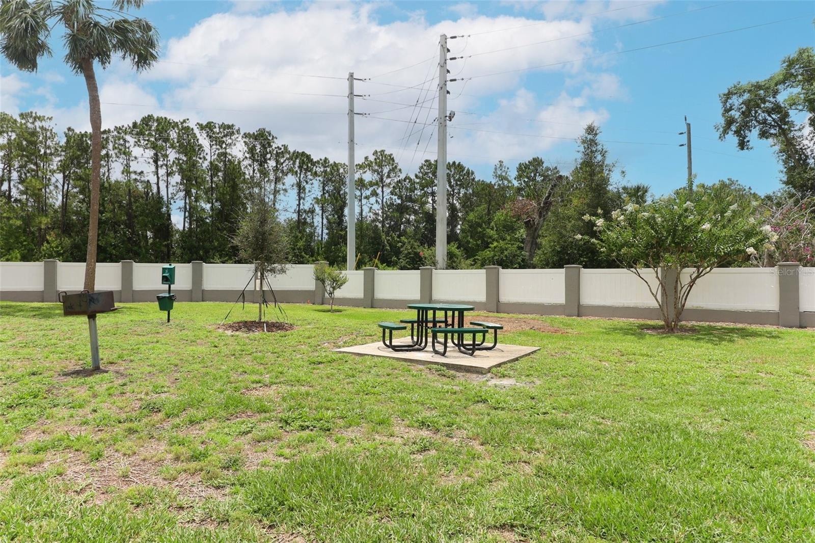 Image 34 of 39 For 1221 S Pine Ridge Cir  A2
