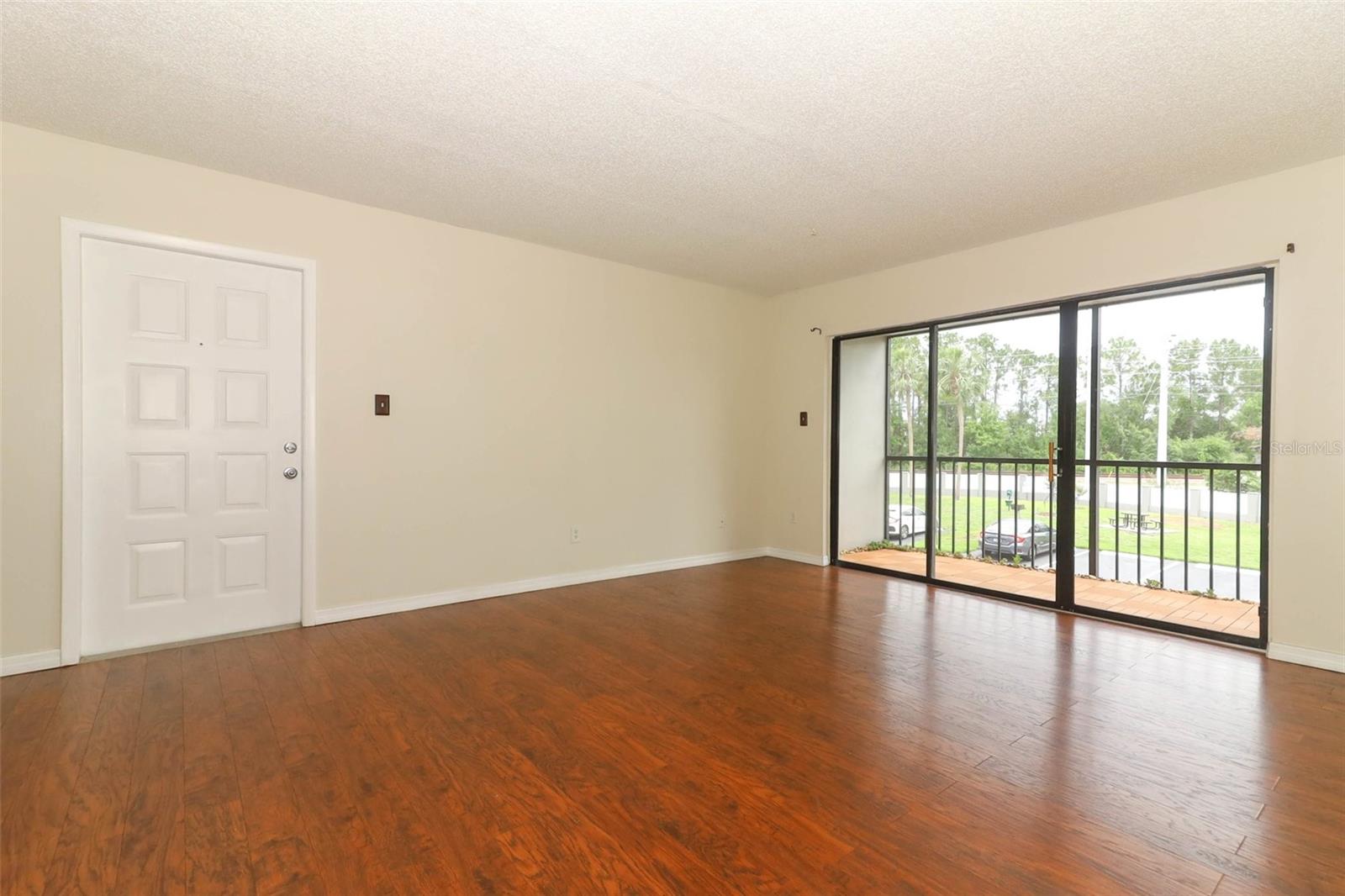 Image 8 of 39 For 1221 S Pine Ridge Cir  A2