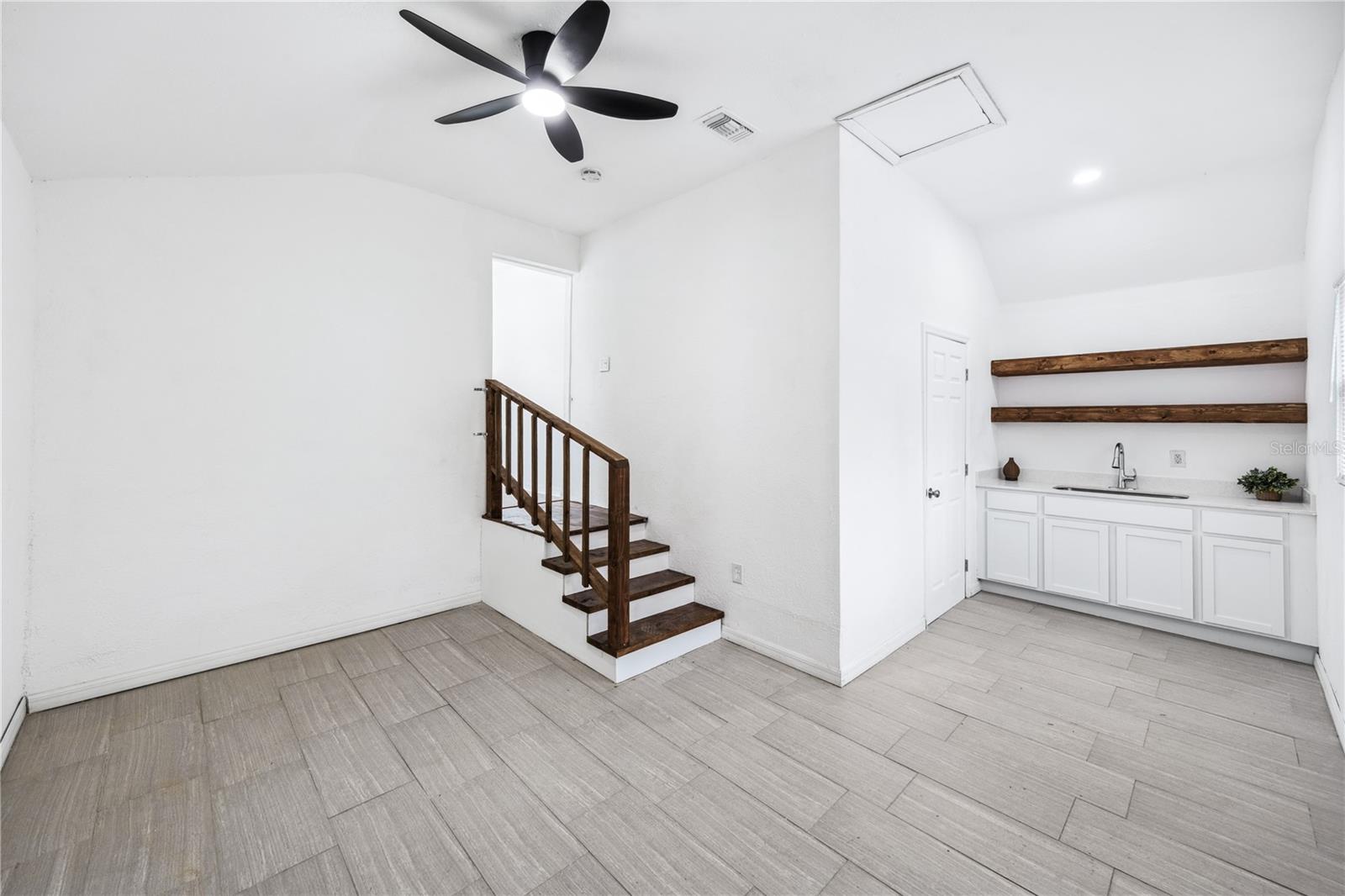 Image 14 of 34 For 3007 Knollwood Circle