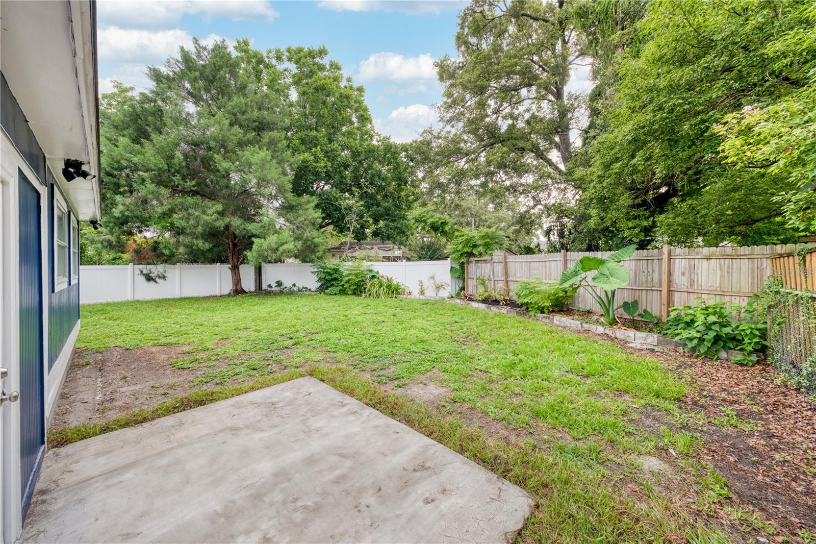 Image 25 of 34 For 3007 Knollwood Circle