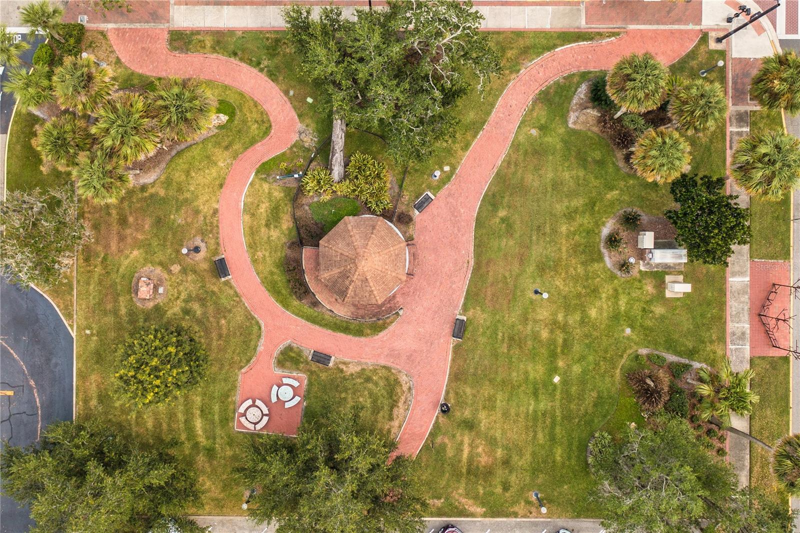 Image 32 of 34 For 3007 Knollwood Circle