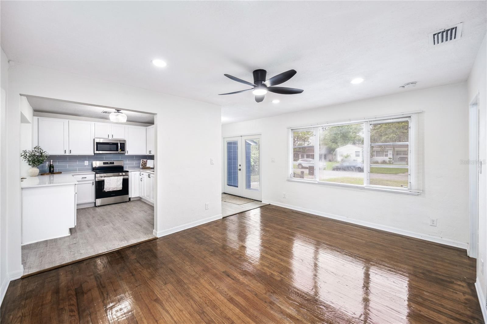 Image 4 of 34 For 3007 Knollwood Circle