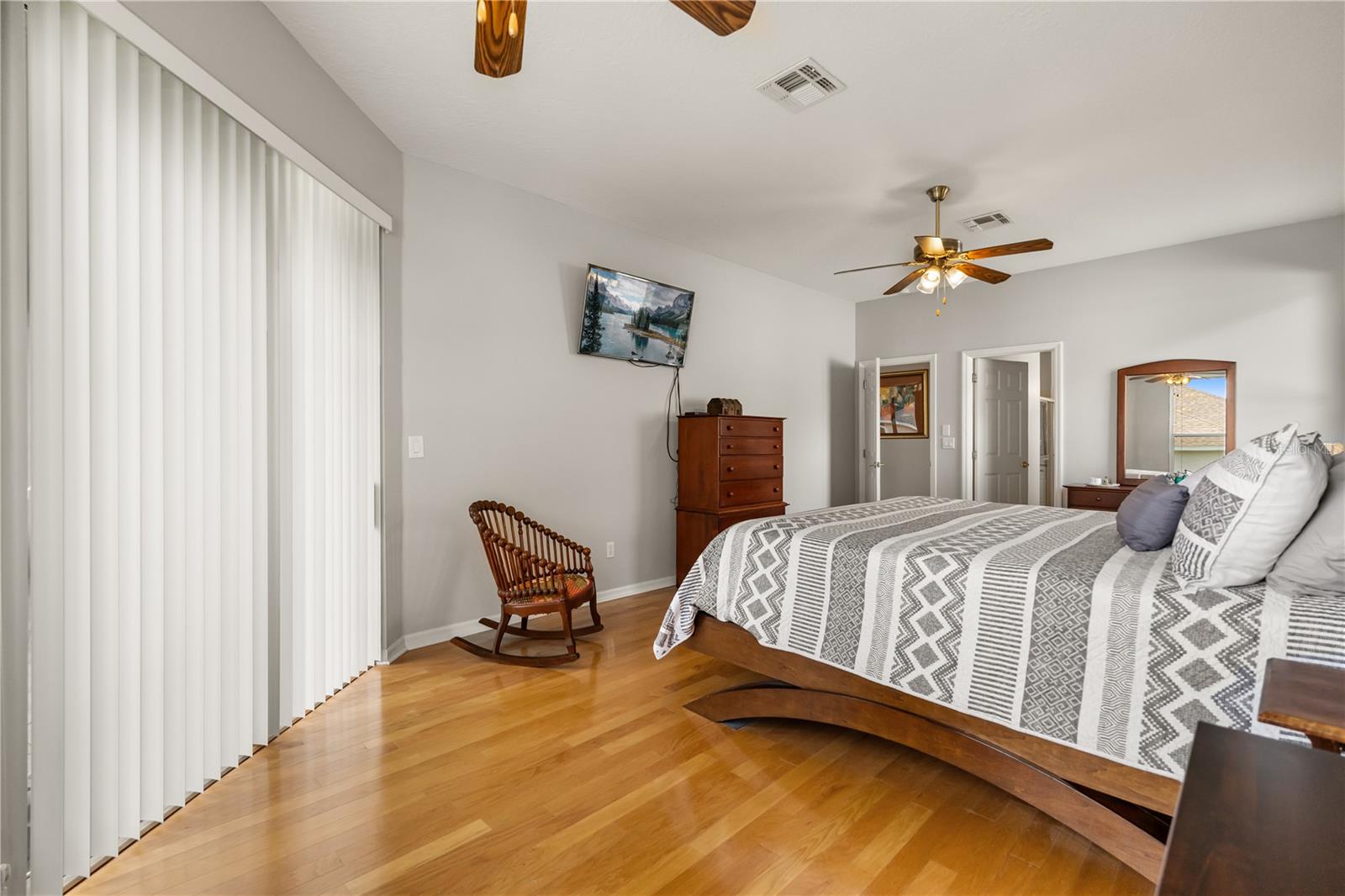 Image 7 of 17 For 2696 Clearview Street