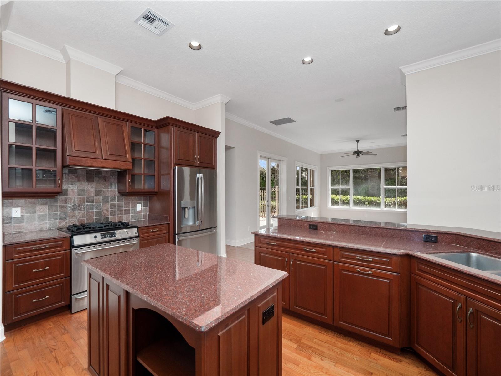 Image 13 of 67 For 3277 Lakeview Oaks Drive