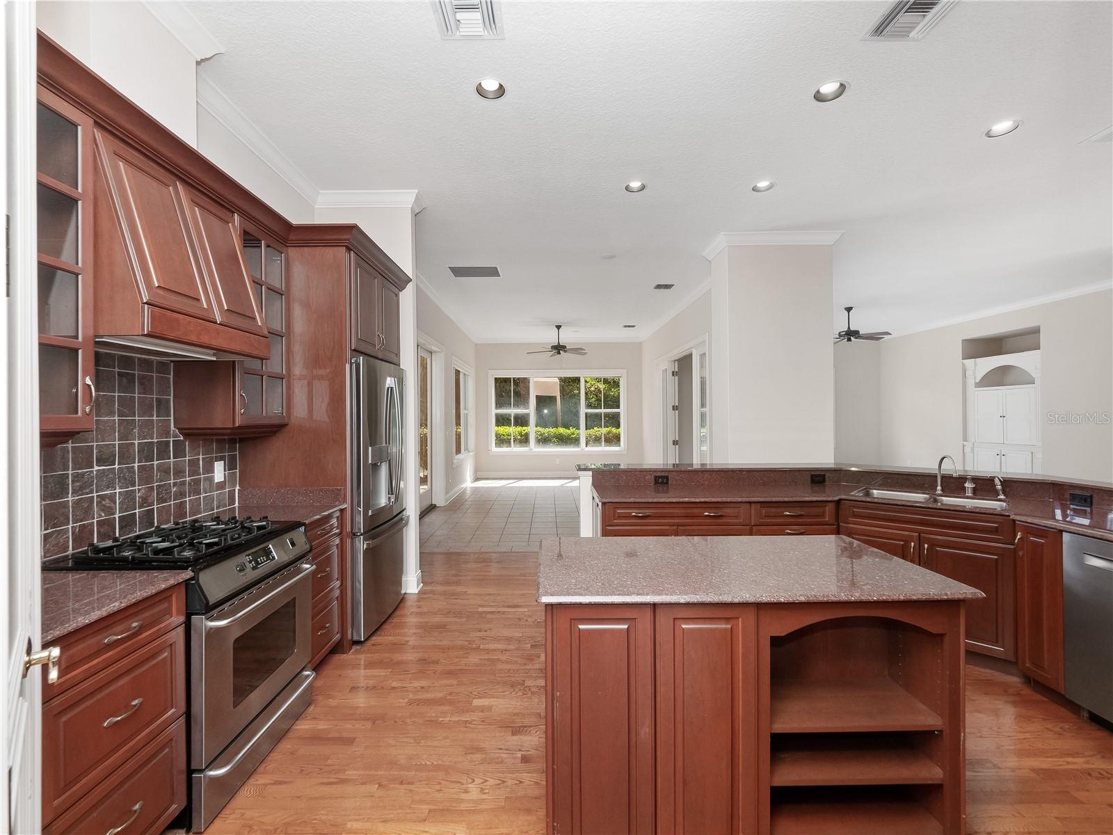 Image 14 of 67 For 3277 Lakeview Oaks Drive