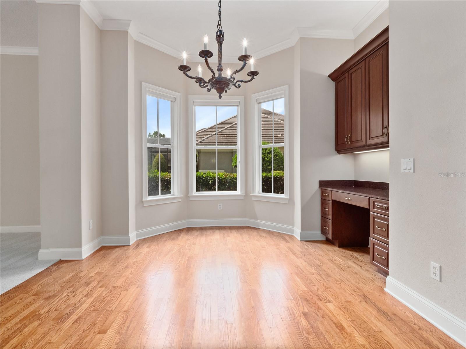 Image 20 of 67 For 3277 Lakeview Oaks Drive