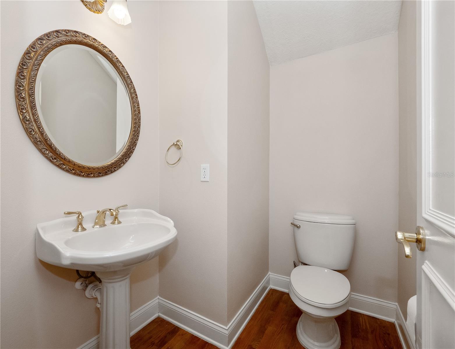 Image 46 of 67 For 3277 Lakeview Oaks Drive