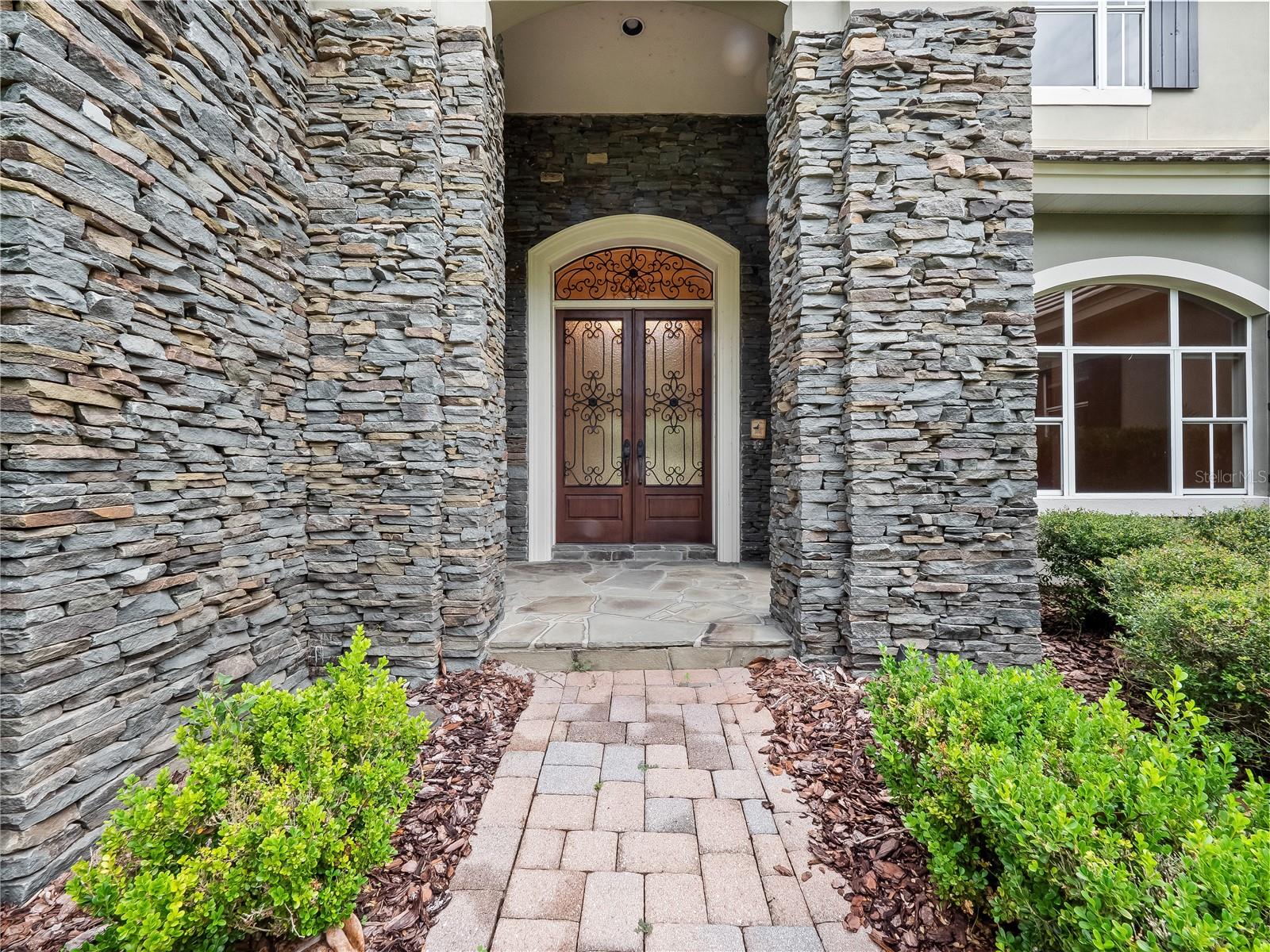 Image 5 of 67 For 3277 Lakeview Oaks Drive