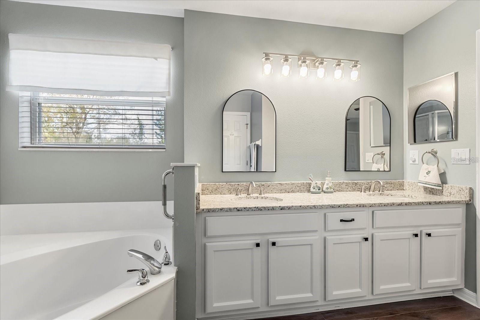 Image 10 of 46 For 13909 Eylewood Drive