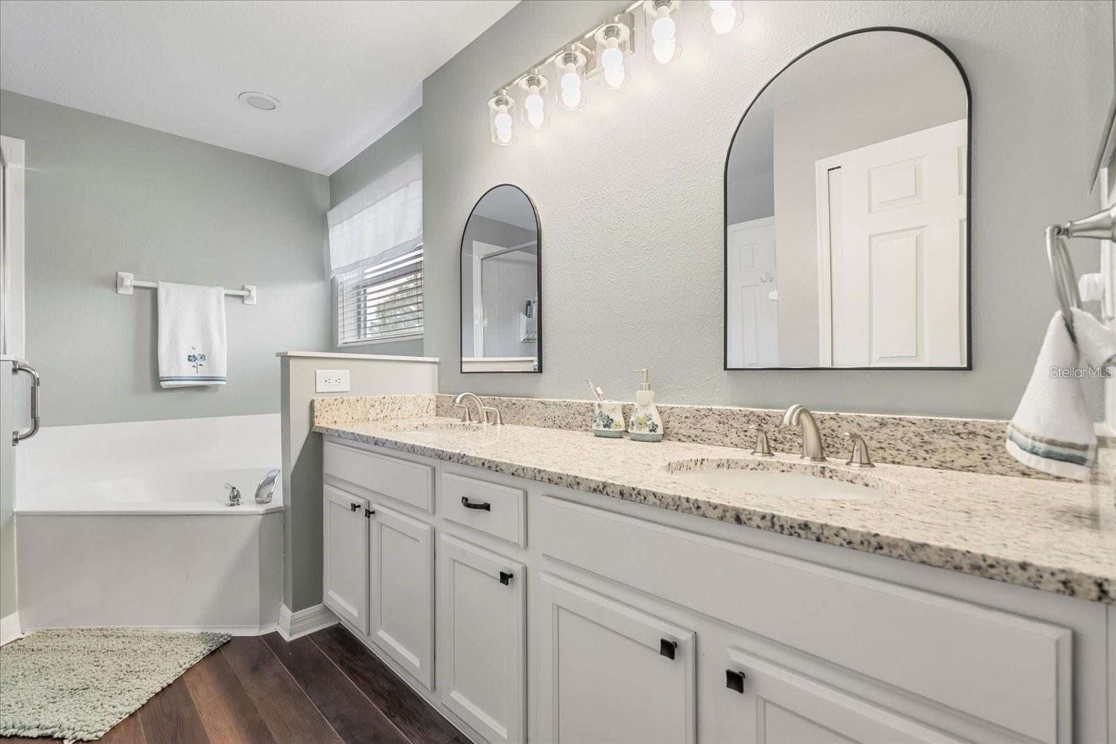 Image 9 of 46 For 13909 Eylewood Drive