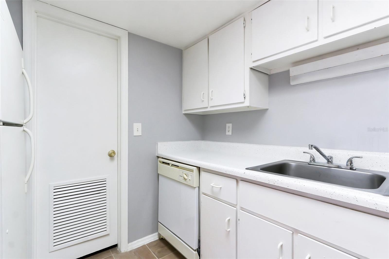 Image 10 of 22 For 2520 Caper Lane 206