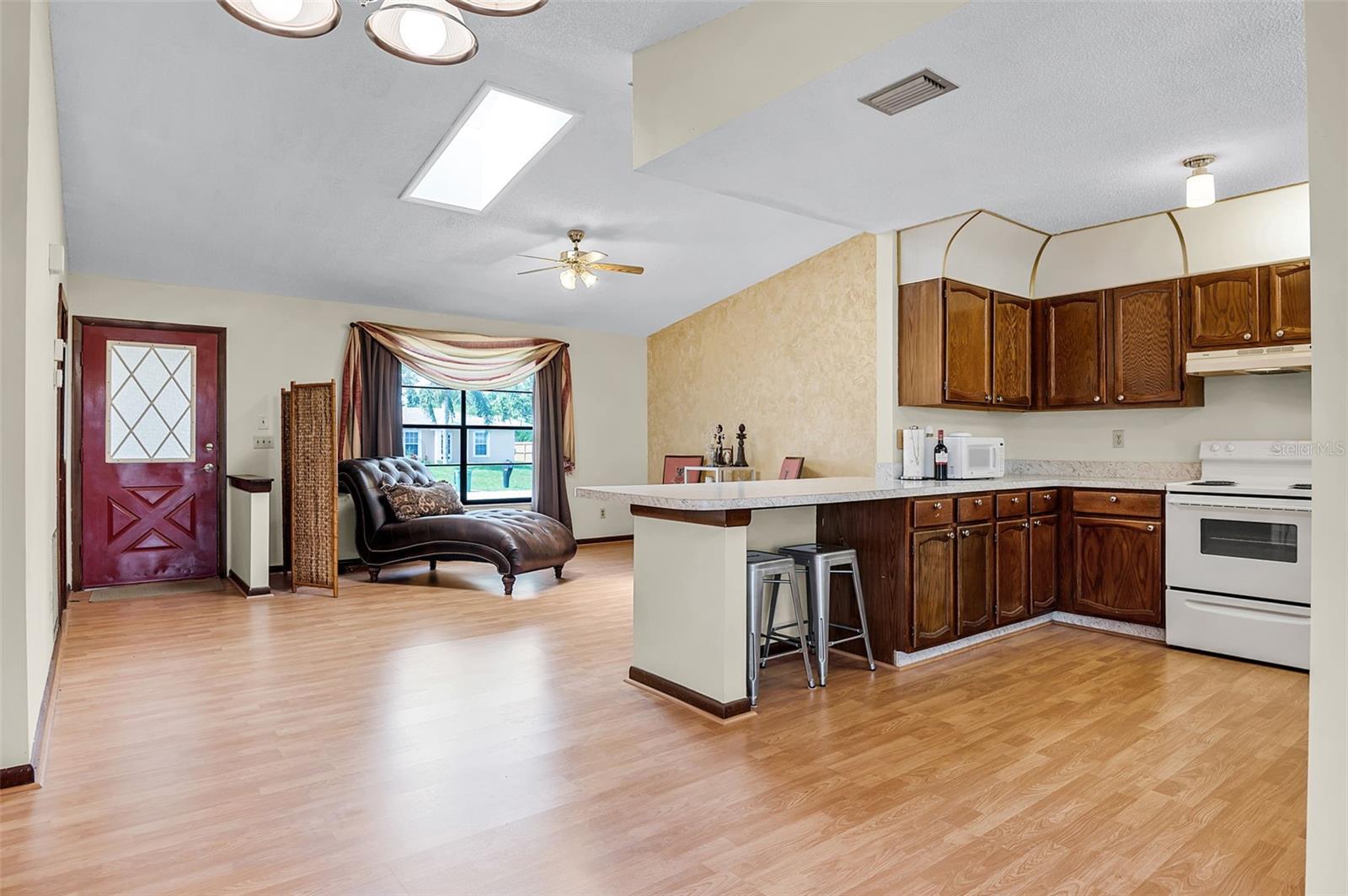 Image 13 of 42 For 281 Greenbrier Avenue