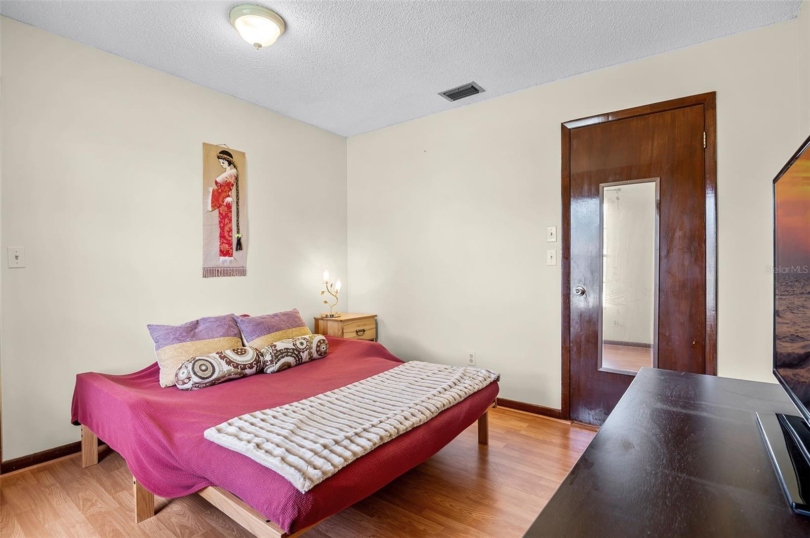 Image 16 of 42 For 281 Greenbrier Avenue