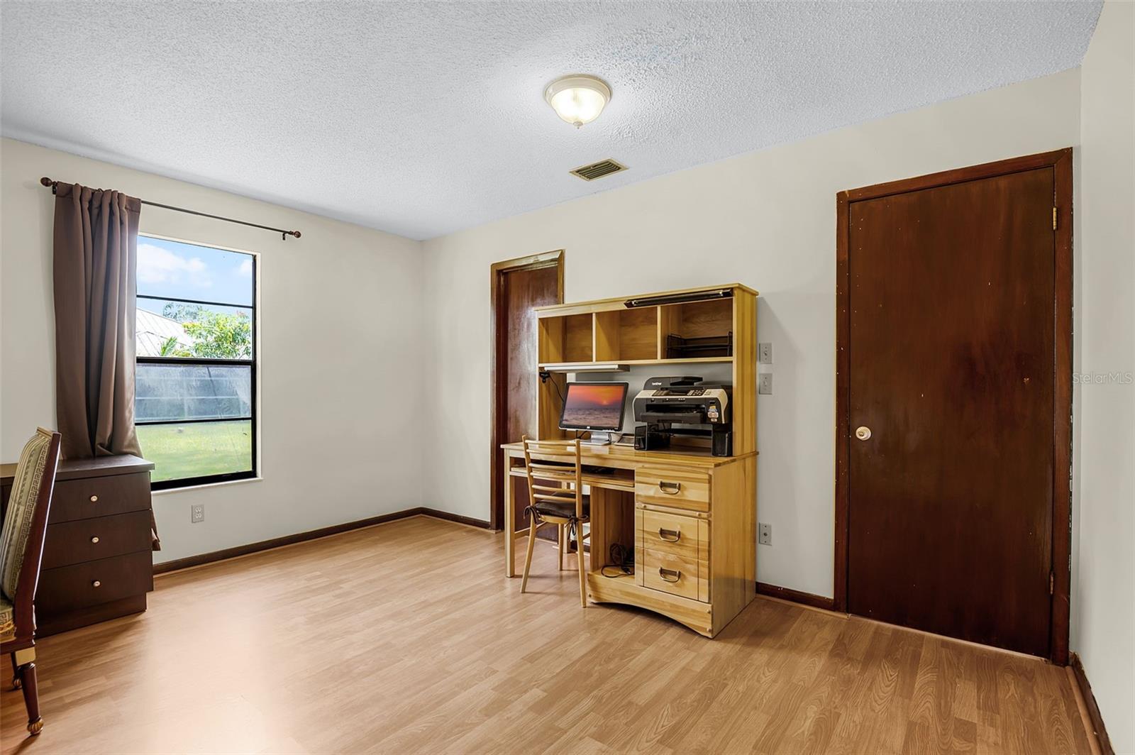 Image 20 of 42 For 281 Greenbrier Avenue