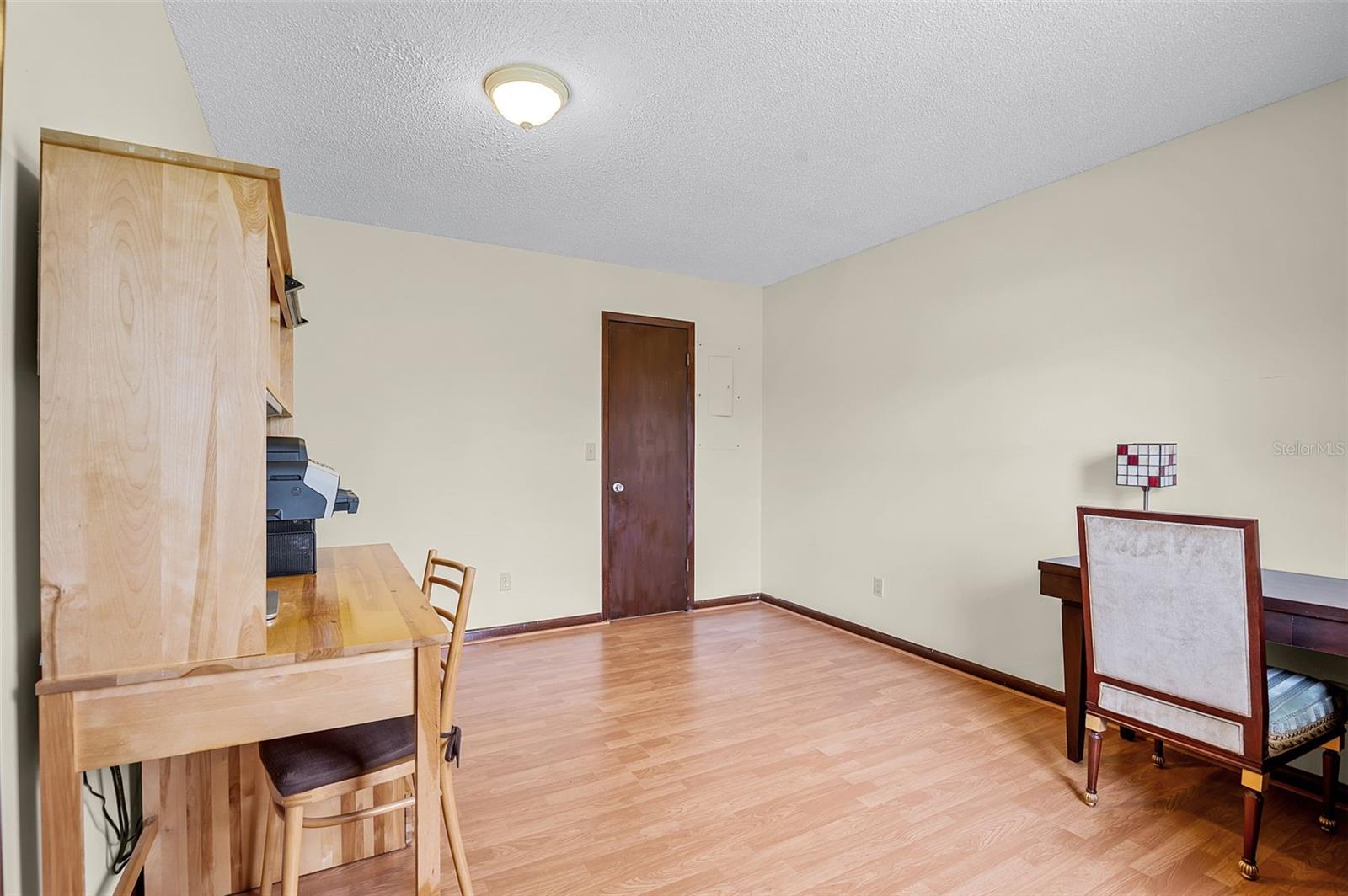 Image 21 of 42 For 281 Greenbrier Avenue