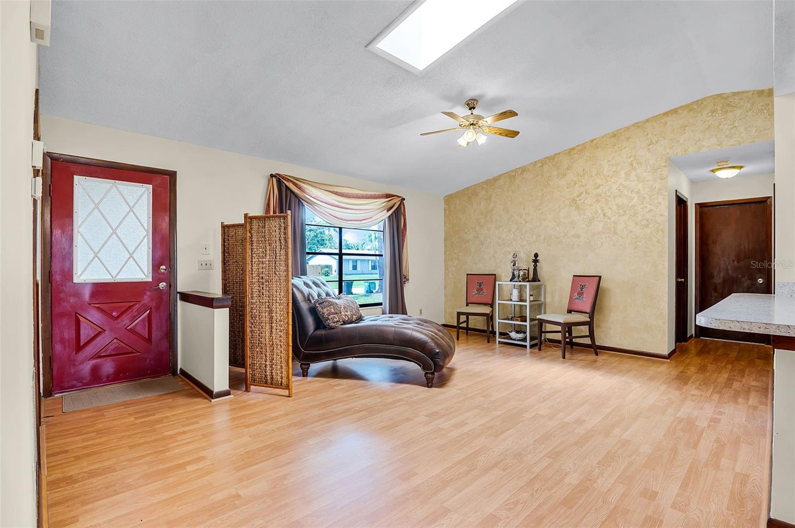 Image 3 of 42 For 281 Greenbrier Avenue