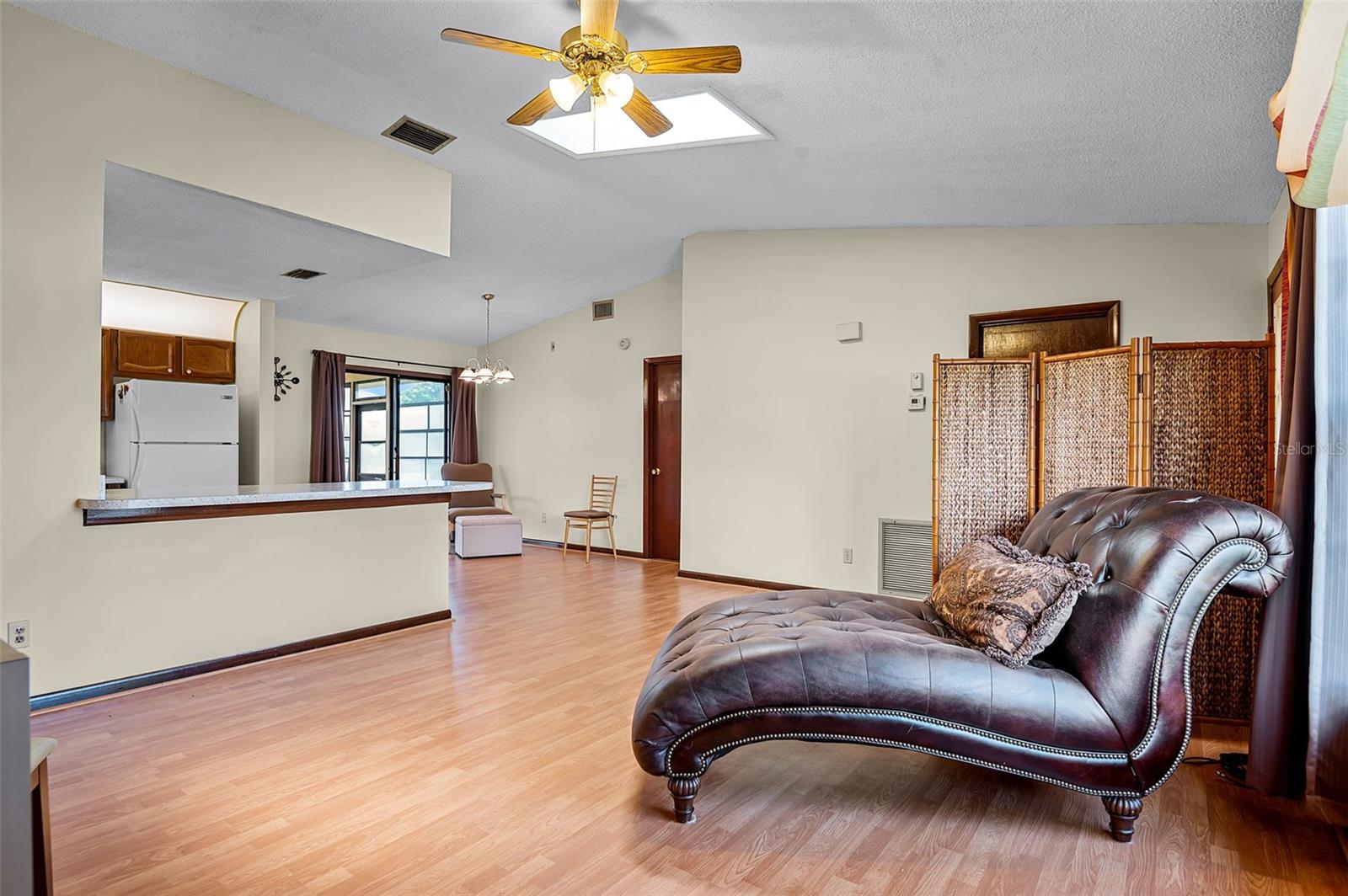 Image 6 of 42 For 281 Greenbrier Avenue