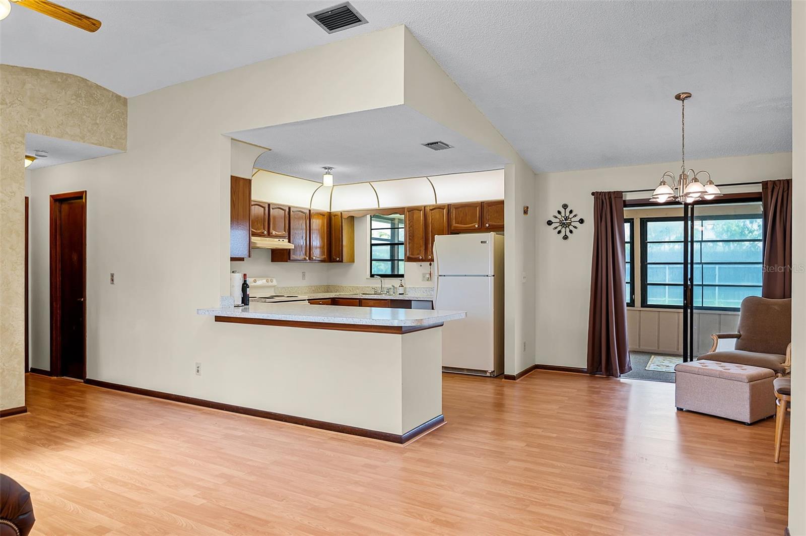 Image 7 of 42 For 281 Greenbrier Avenue