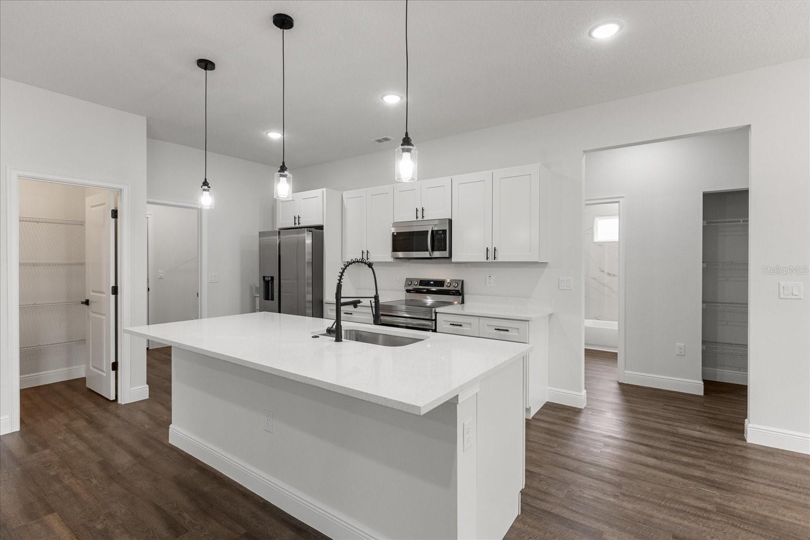 Image 11 of 46 For 17397 Sw 41st Cir