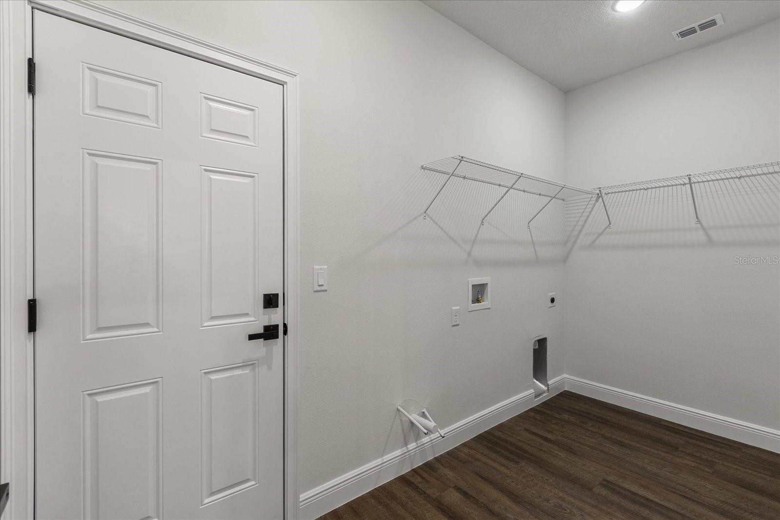 Image 28 of 46 For 17397 Sw 41st Cir