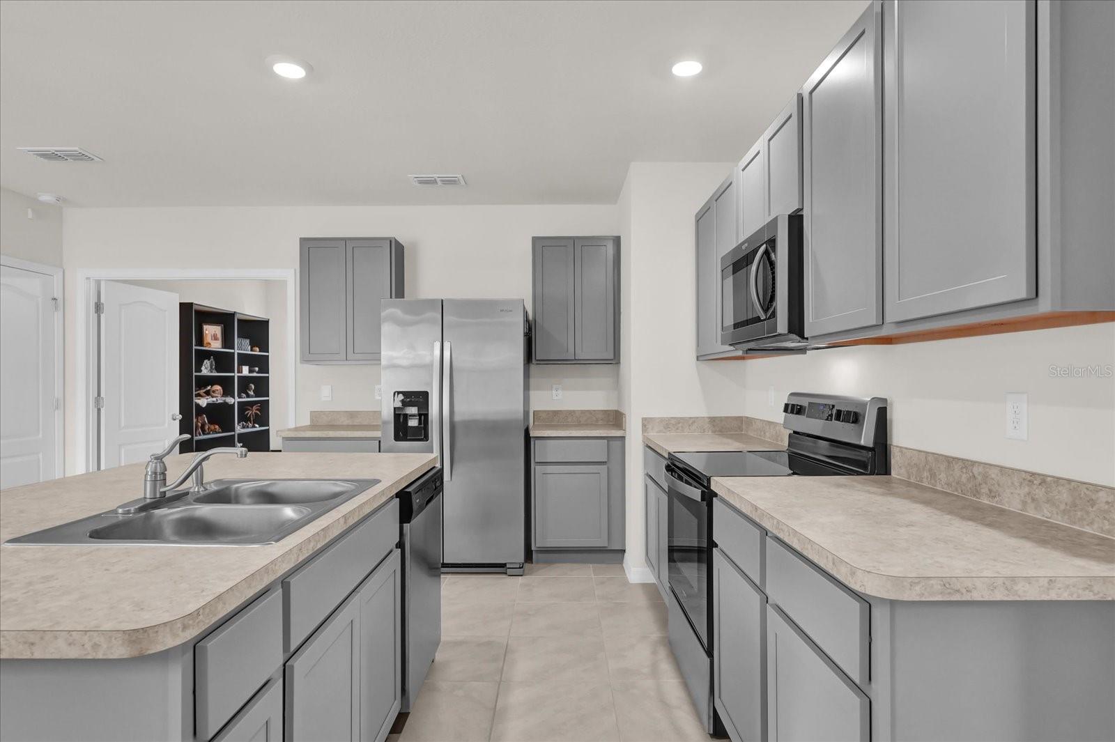 Image 9 of 30 For 336 Pelham Park Drive