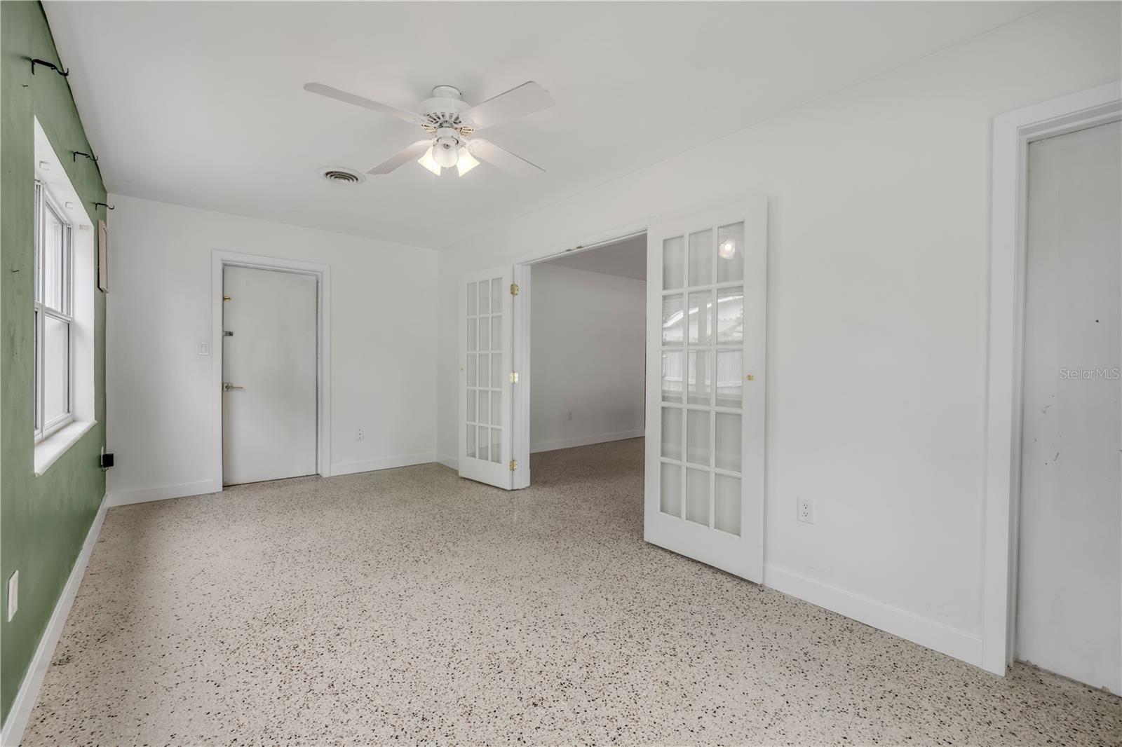 Image 12 of 34 For 614 Amelia Avenue