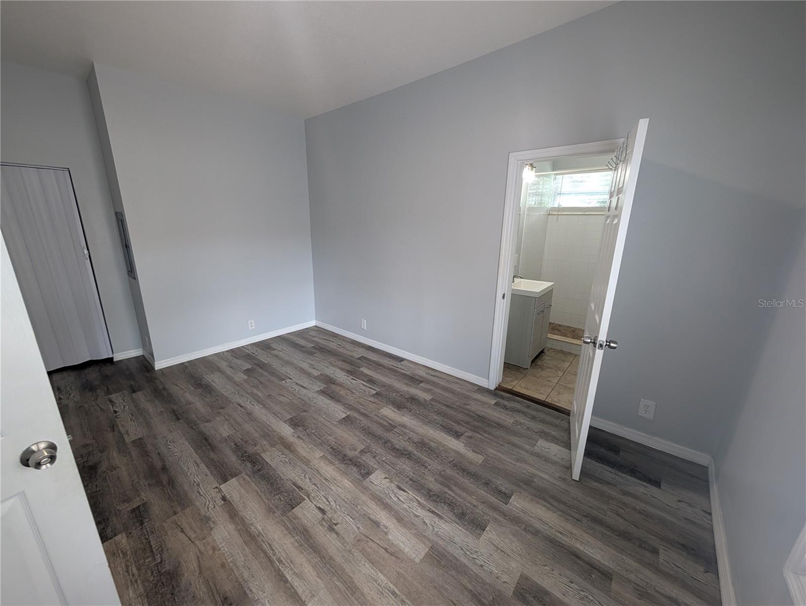 Listing photo id 8 for 103 Westland Avenue 4