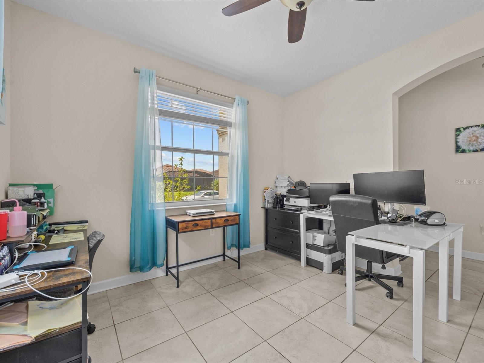 Image 13 of 49 For 2105 Lake Side Avenue