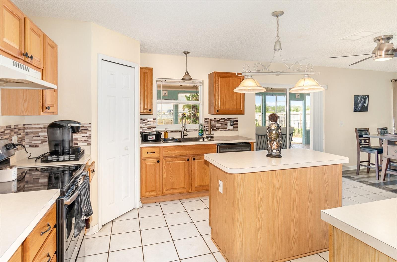Image 11 of 31 For 16012 Lanesboro Court