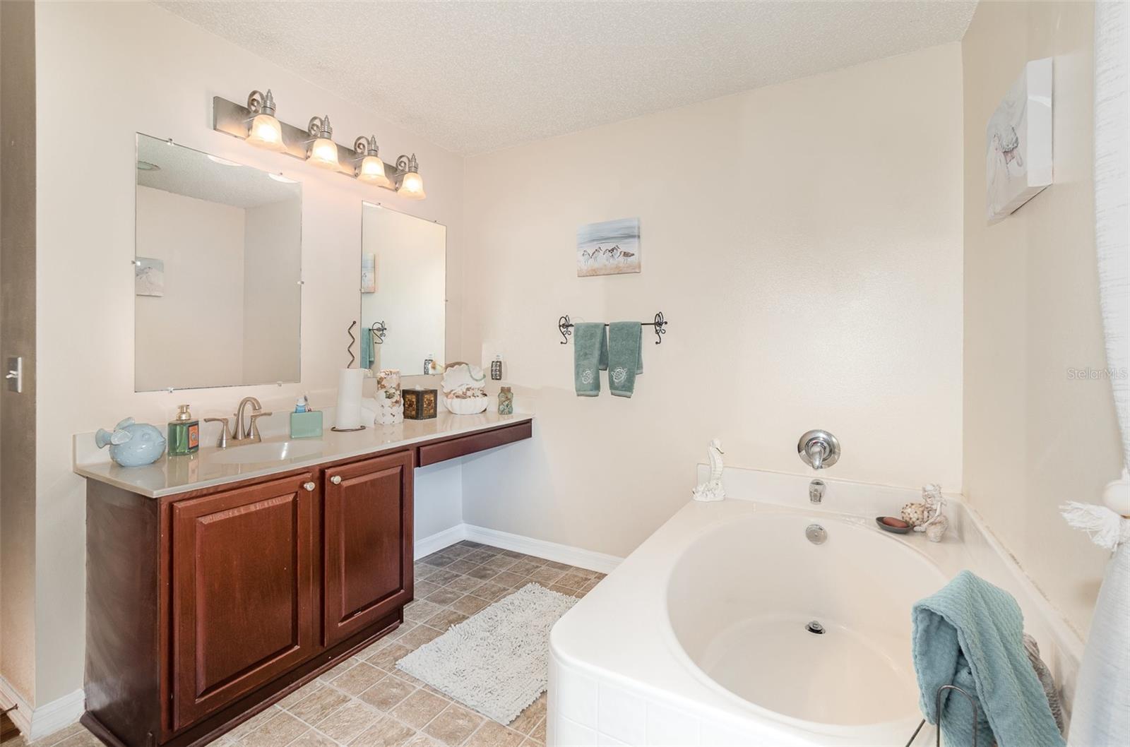 Image 20 of 31 For 16012 Lanesboro Court