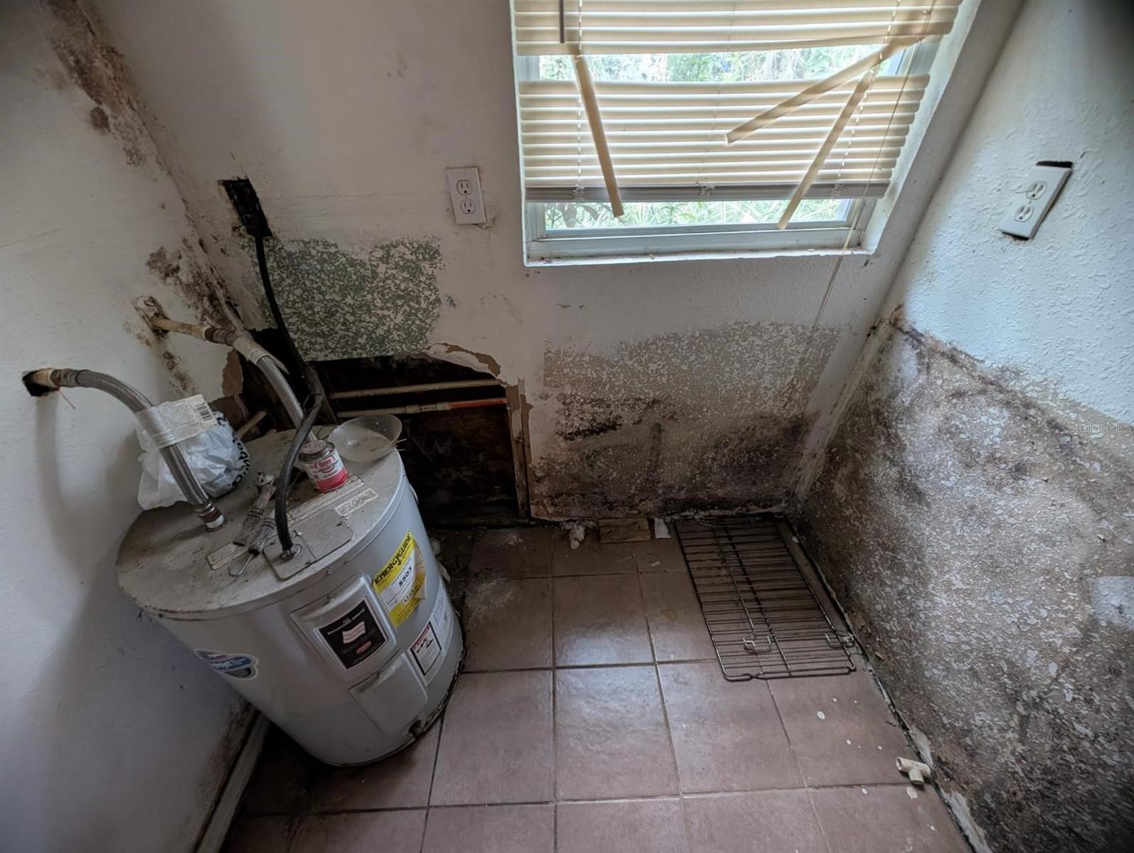 Image 14 of 15 For 3613 Deleuil Avenue