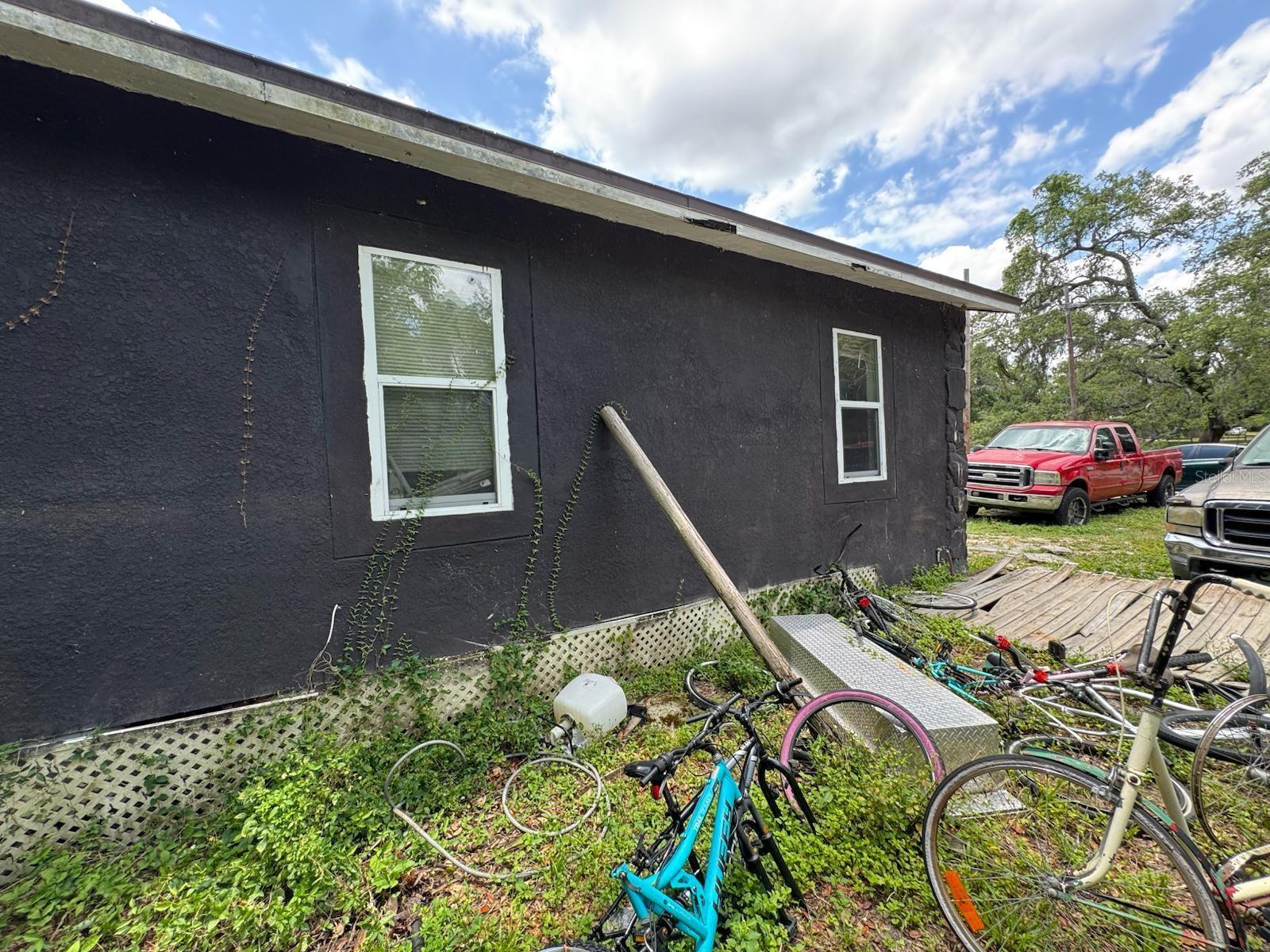 Image 3 of 15 For 3613 Deleuil Avenue