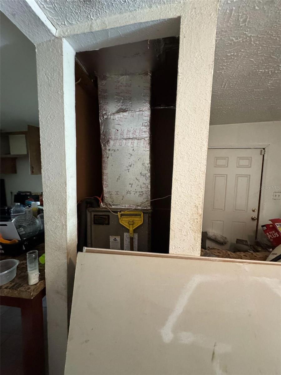 Image 4 of 15 For 3613 Deleuil Avenue