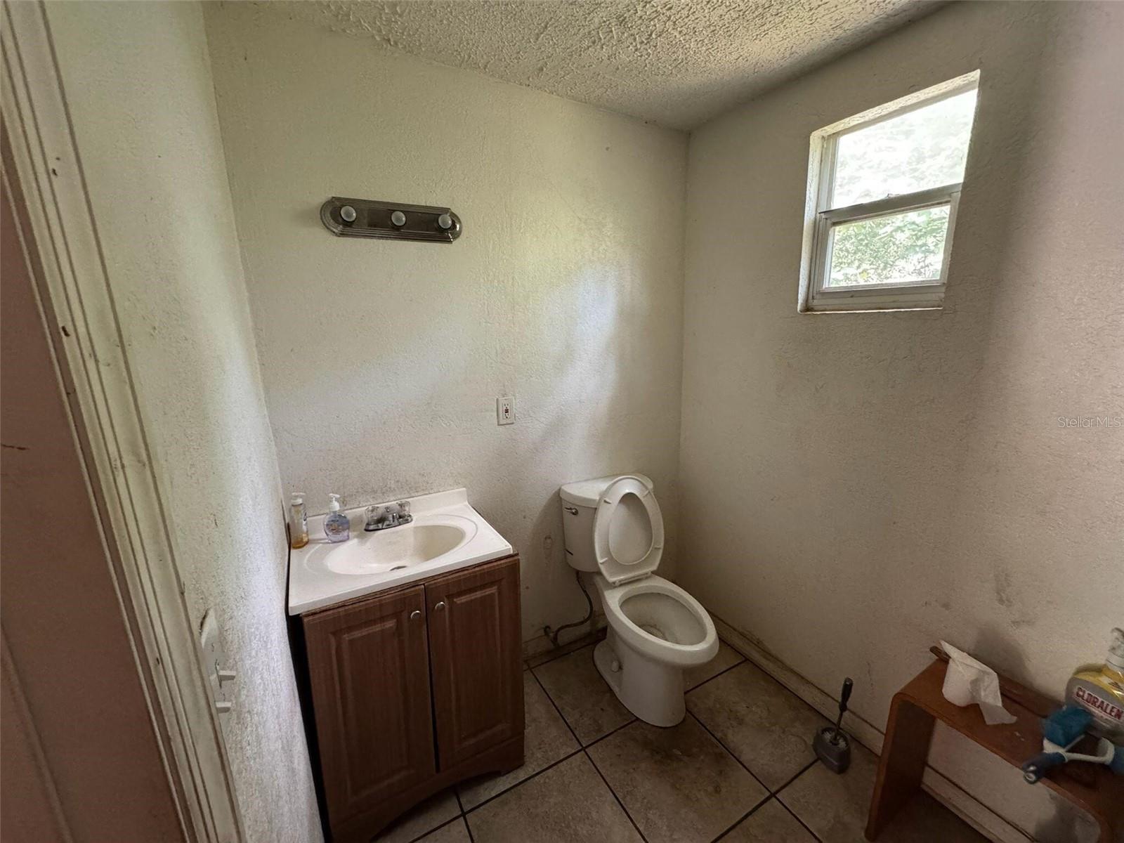 Image 6 of 15 For 3613 Deleuil Avenue