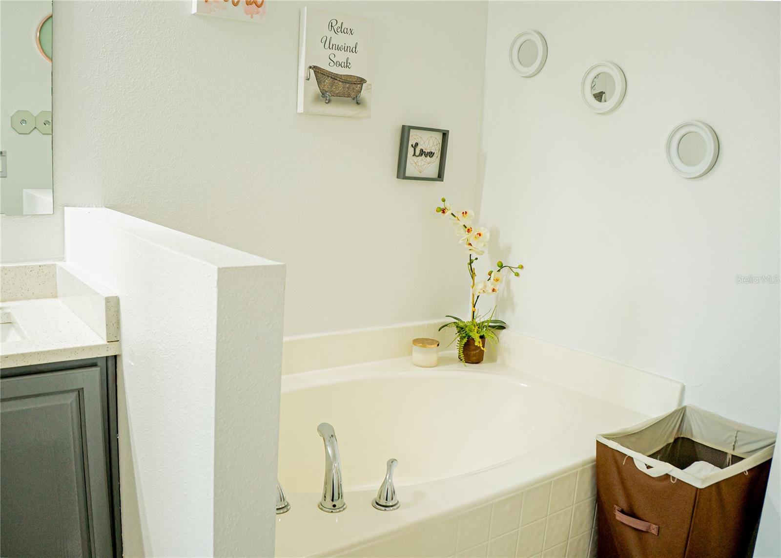 Image 16 of 31 For 608 Washington Way