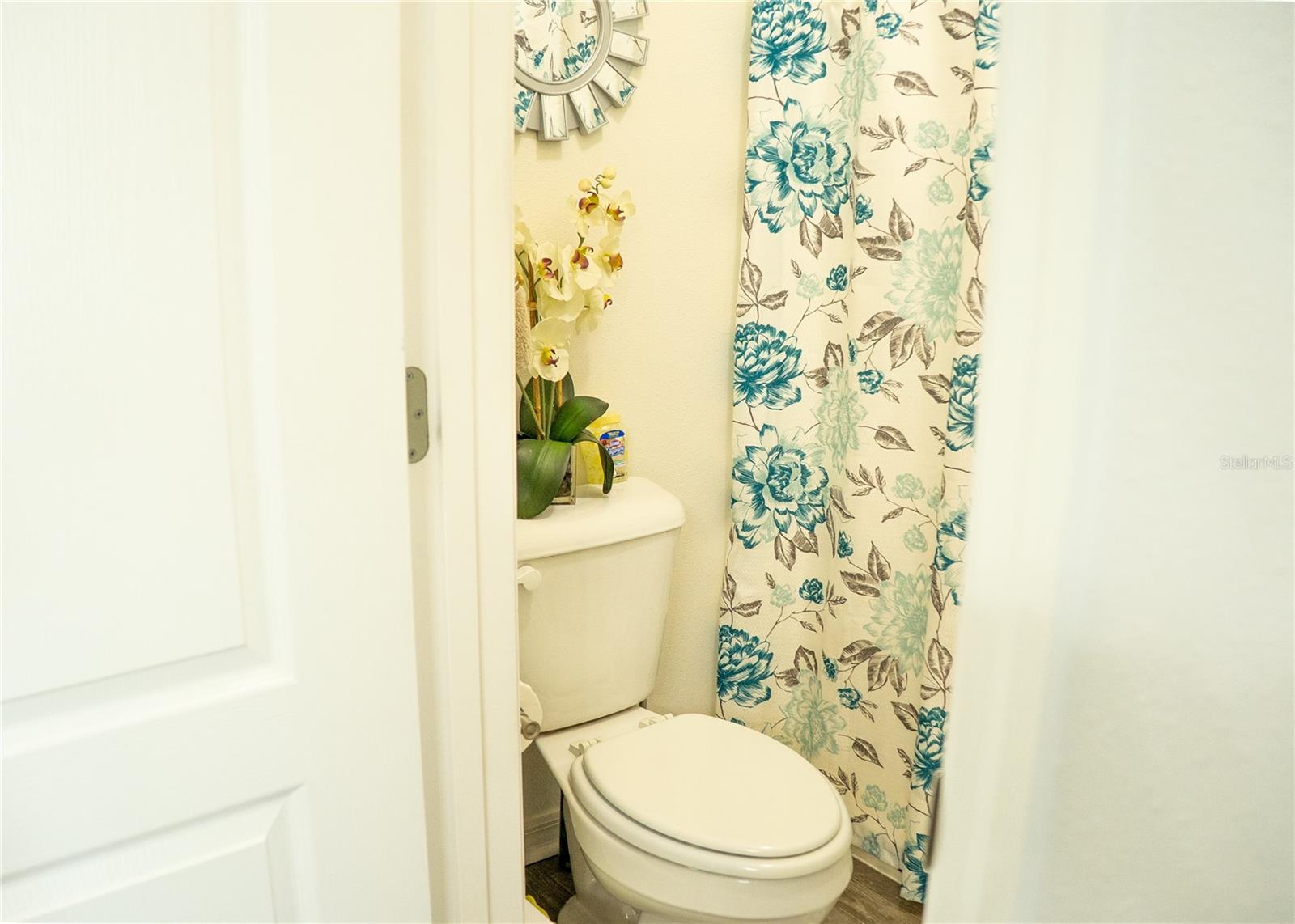 Image 17 of 31 For 608 Washington Way
