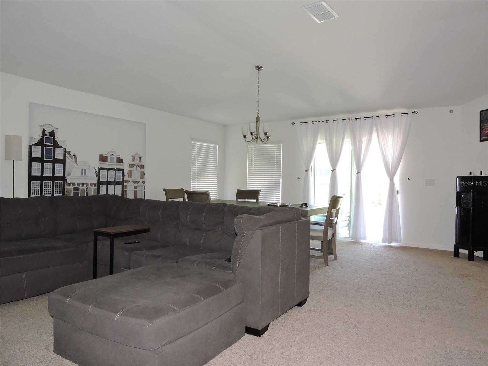 Image 5 of 26 For 1566 Geranium Drive