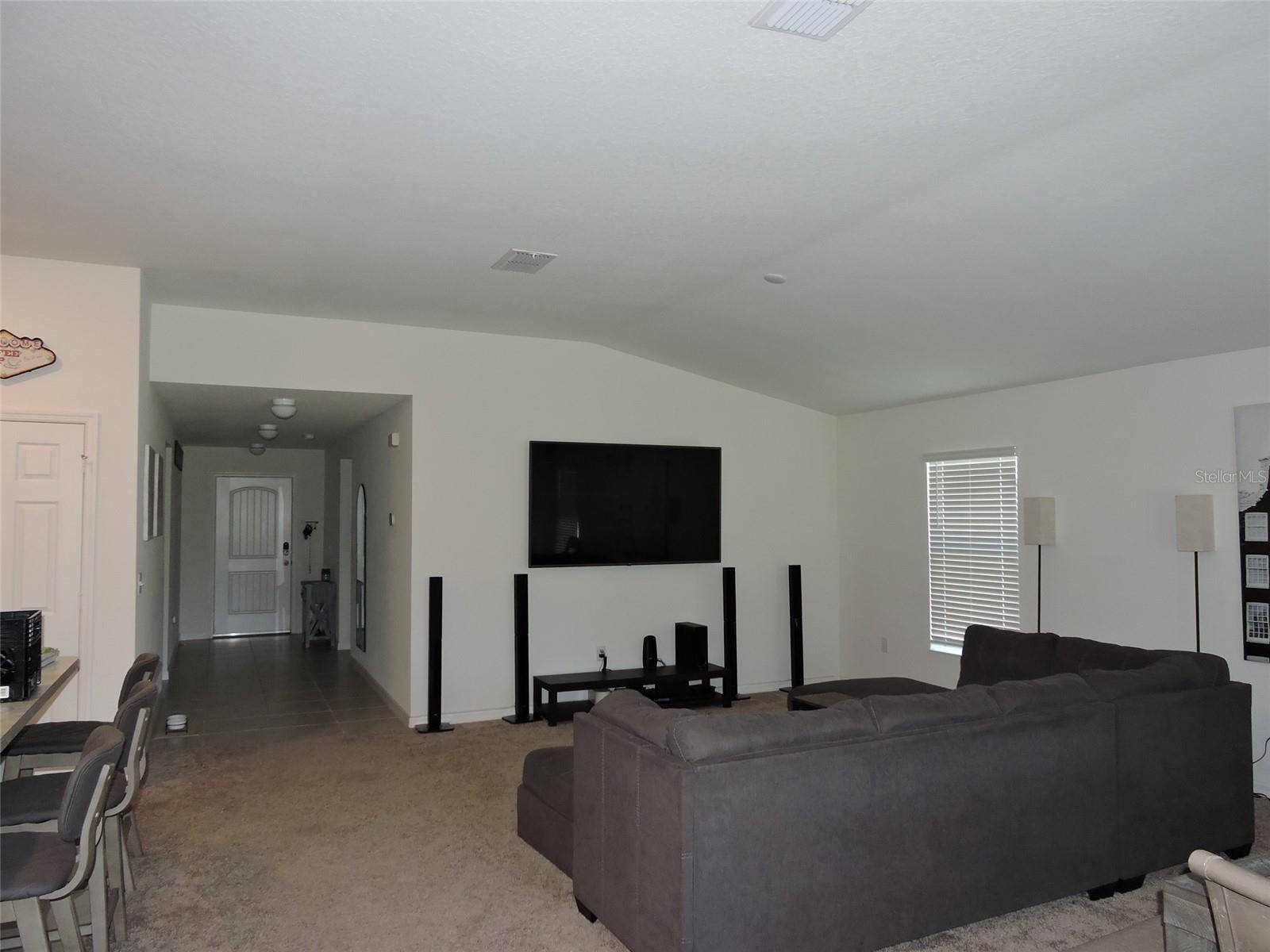 Image 7 of 26 For 1566 Geranium Drive